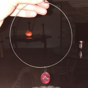 🖤GOTH NECKLACE 4 RED & 4 CLEAR CRYSTALS ON MOTHER OF PEARL NWOT EXCELLENT COND.